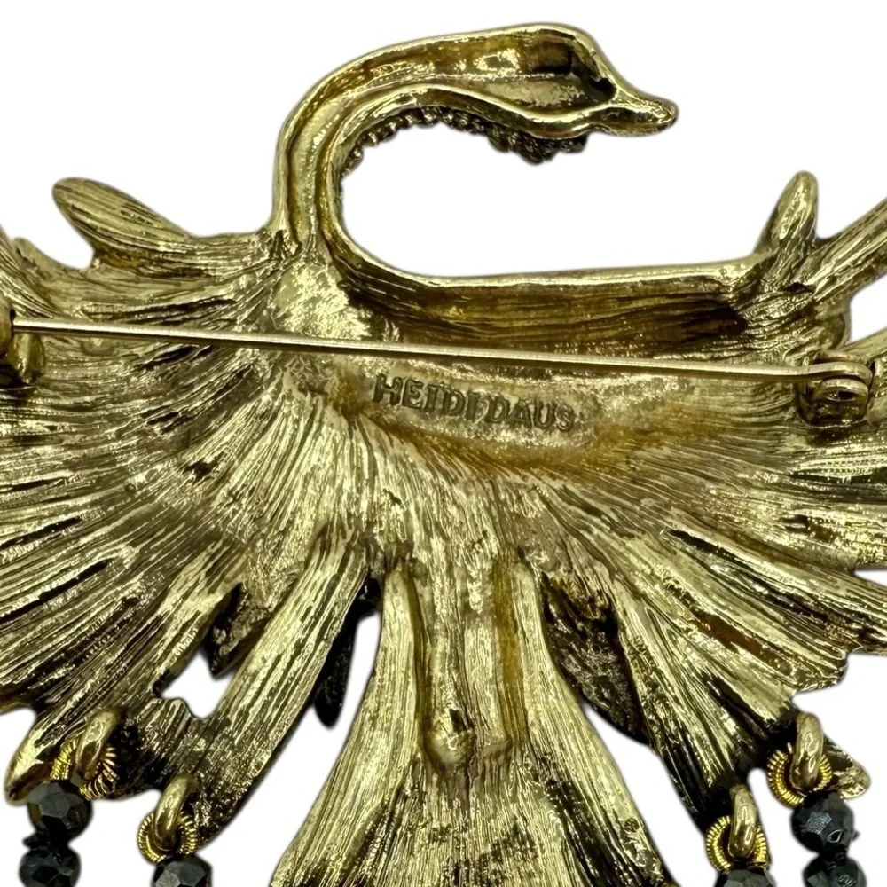 Heidi Daus “Graceful Beauty” Swan Brooch – Crystal Pave Statement Pin – Dangle - Picture 5 of 16